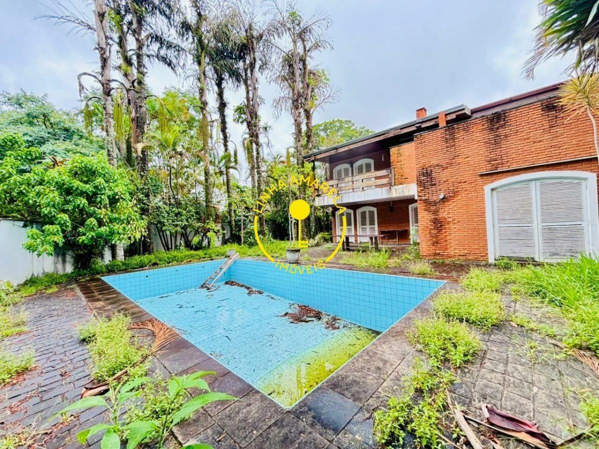 Casa com Amplo Espaço, Vista para Praça e Localização Privilegiada no Jardim Guedala