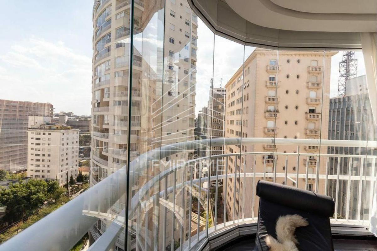 Exclusivo L?Officina para alugar e viver o melhor dos Jardins em grande estilo.