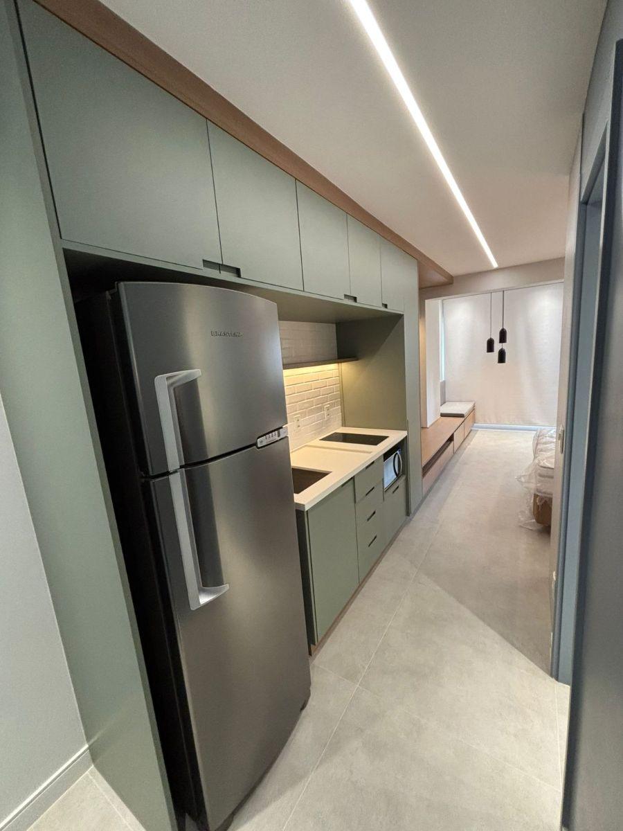 Studio na Vila Madalena, aluga, MOBILIADO, 27m² a passos da Estação do Metrô, São Paulo – SP