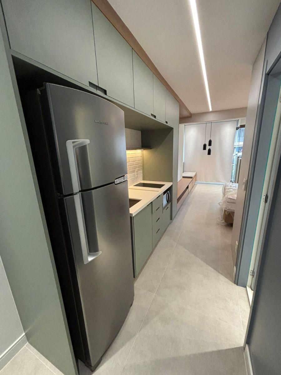 Studio na Vila Madalena, aluga, MOBILIADO, 27m² a passos da Estação do Metrô, São Paulo – SP
