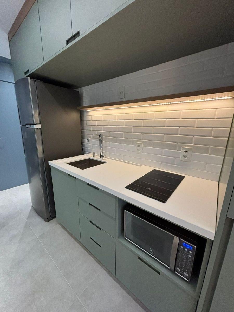 Studio na Vila Madalena, aluga, MOBILIADO, 27m² a passos da Estação do Metrô, São Paulo – SP