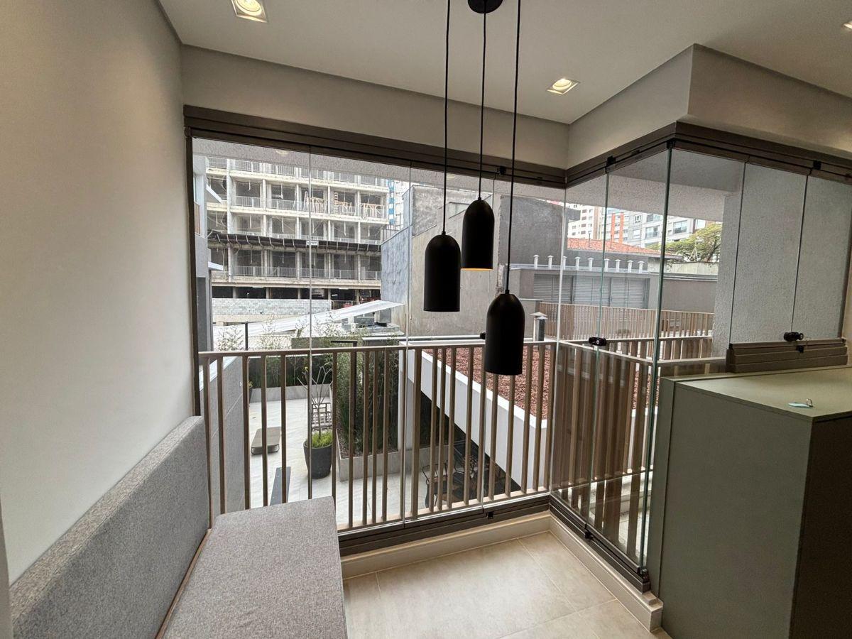 Studio na Vila Madalena, aluga, MOBILIADO, 27m² a passos da Estação do Metrô, São Paulo – SP