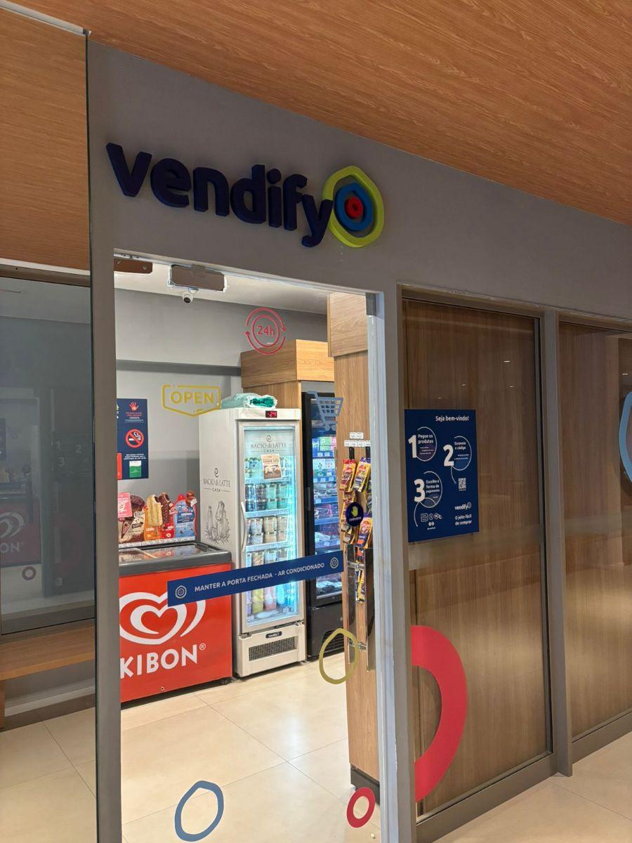Studio na Vila Madalena, aluga, MOBILIADO, 27m² a passos da Estação do Metrô, São Paulo – SP