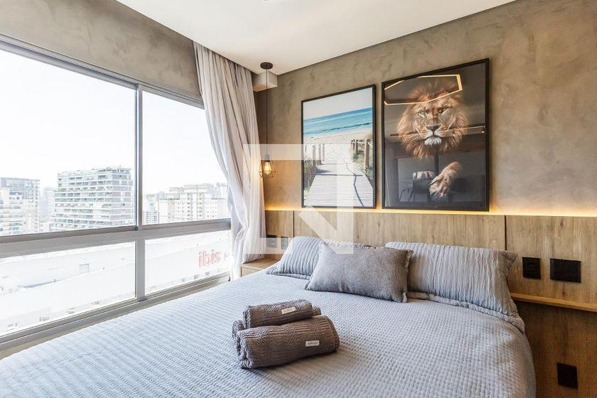 Casa à Venda – Vila Olímpia, 1 Quarto, 27 m² – São Paulo