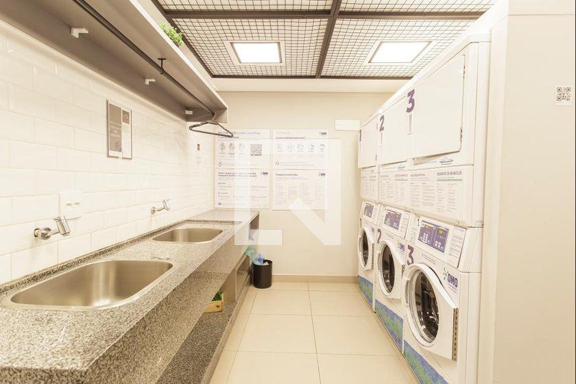 Casa à Venda – Vila Olímpia, 1 Quarto, 27 m² – São Paulo