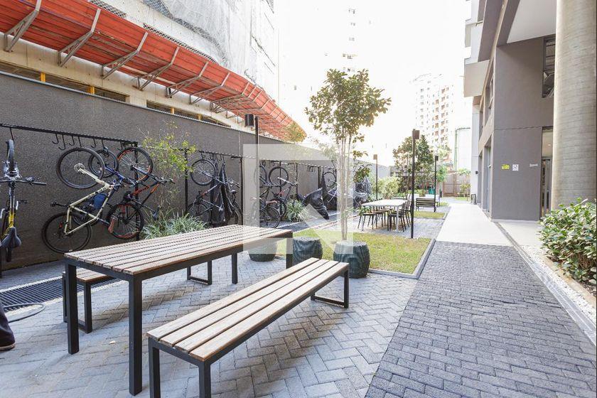 Casa à Venda – Vila Olímpia, 1 Quarto, 27 m² – São Paulo