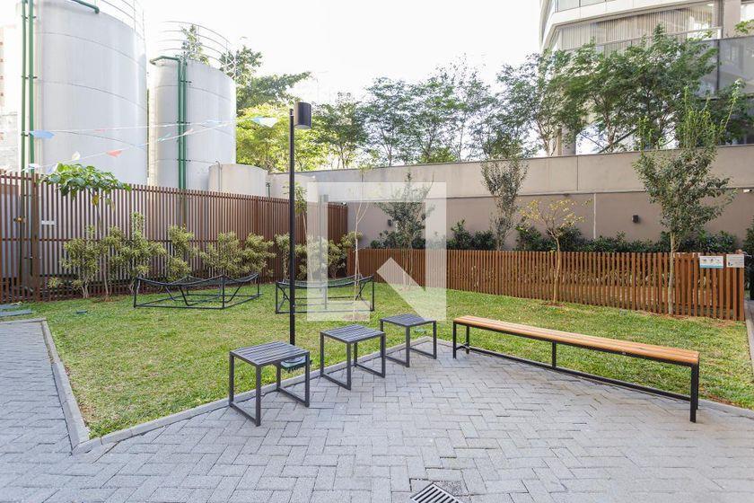 Casa à Venda – Vila Olímpia, 1 Quarto, 27 m² – São Paulo