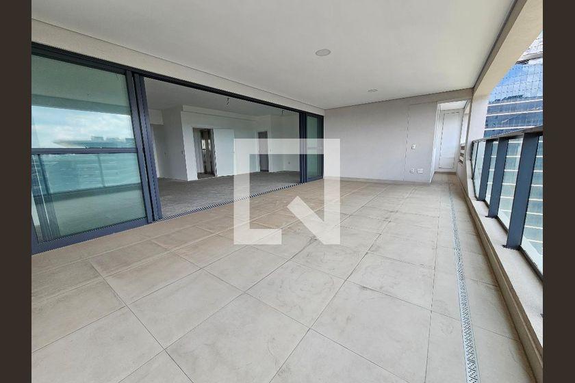 Apartamento à Venda – Chácara Santo Antonio, 3 Quartos, 227 m² – São Paulo