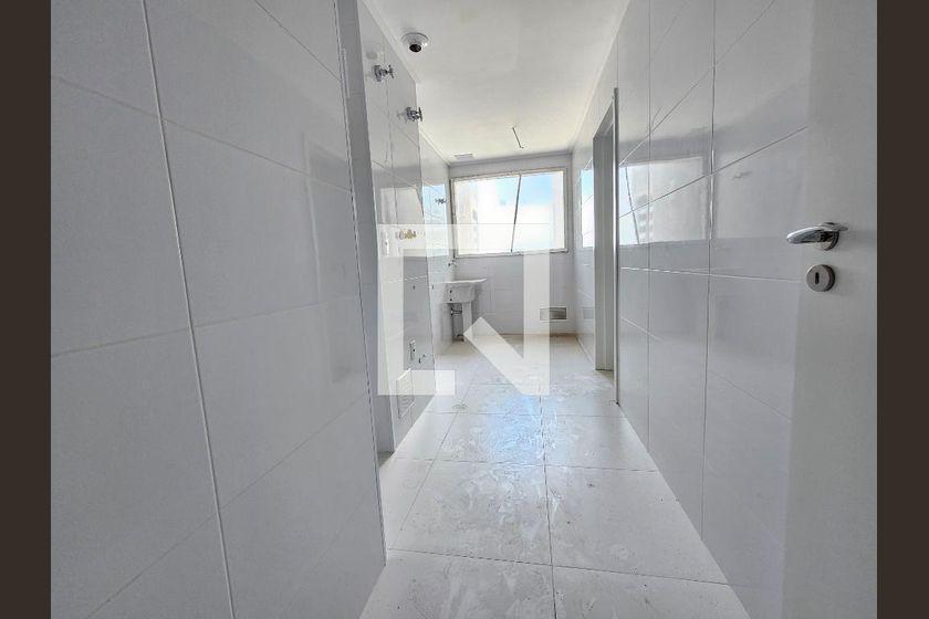 Apartamento à Venda – Chácara Santo Antonio, 3 Quartos, 227 m² – São Paulo