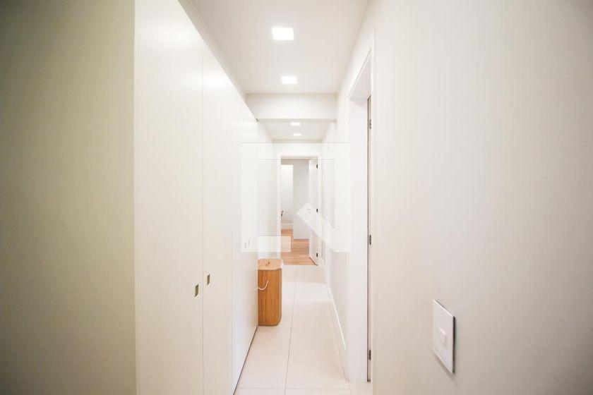 Apartamento à Venda – Vila Olímpia, 3 Quartos, 220 m² – São Paulo