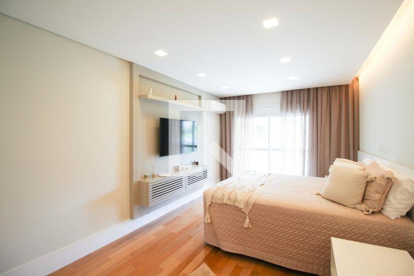 Apartamento à Venda – Vila Olímpia, 3 Quartos, 220 m² – São Paulo