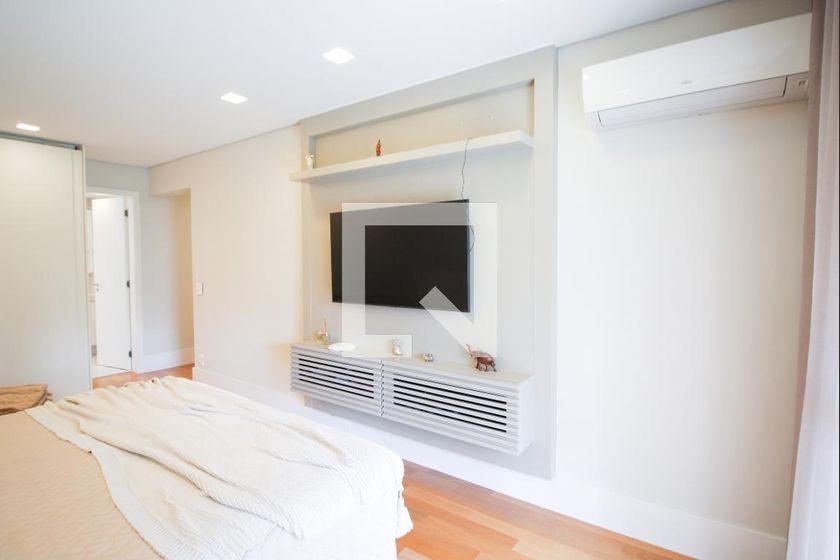 Apartamento à Venda – Vila Olímpia, 3 Quartos, 220 m² – São Paulo