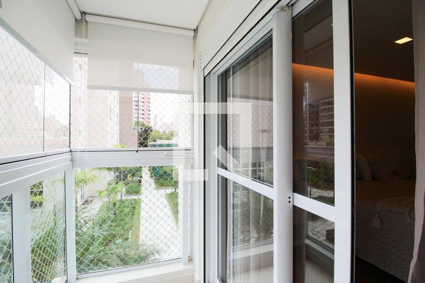 Apartamento à Venda – Vila Olímpia, 3 Quartos, 220 m² – São Paulo