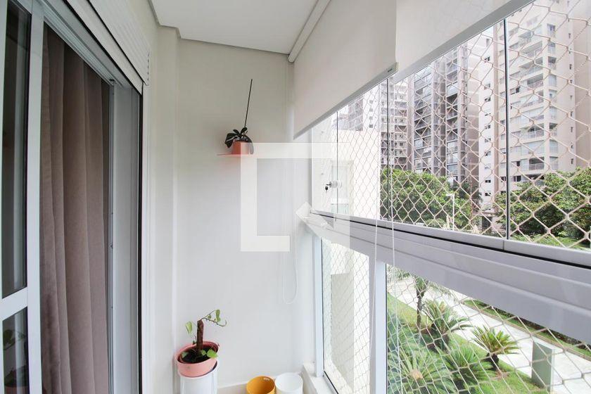Apartamento à Venda – Vila Olímpia, 3 Quartos, 220 m² – São Paulo