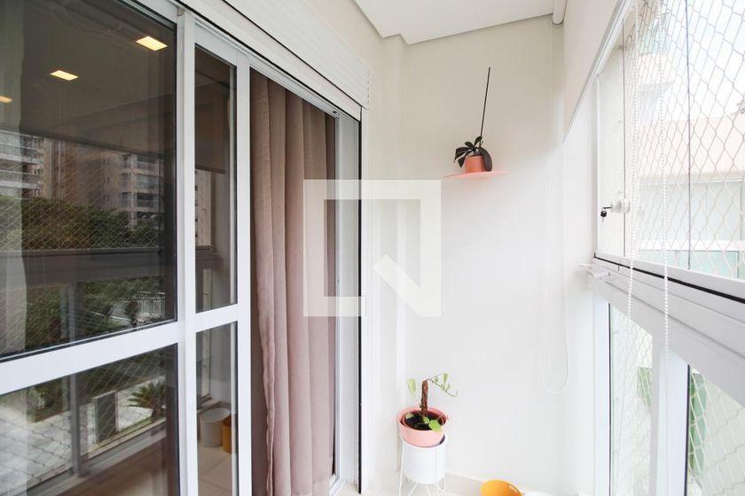 Apartamento à Venda – Vila Olímpia, 3 Quartos, 220 m² – São Paulo
