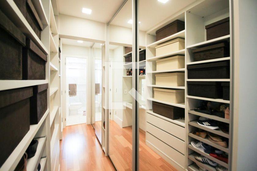 Apartamento à Venda – Vila Olímpia, 3 Quartos, 220 m² – São Paulo