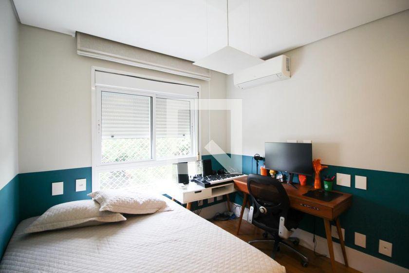 Apartamento à Venda – Vila Olímpia, 3 Quartos, 220 m² – São Paulo