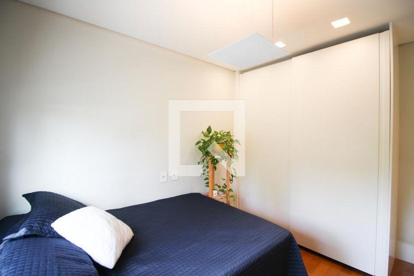 Apartamento à Venda – Vila Olímpia, 3 Quartos, 220 m² – São Paulo