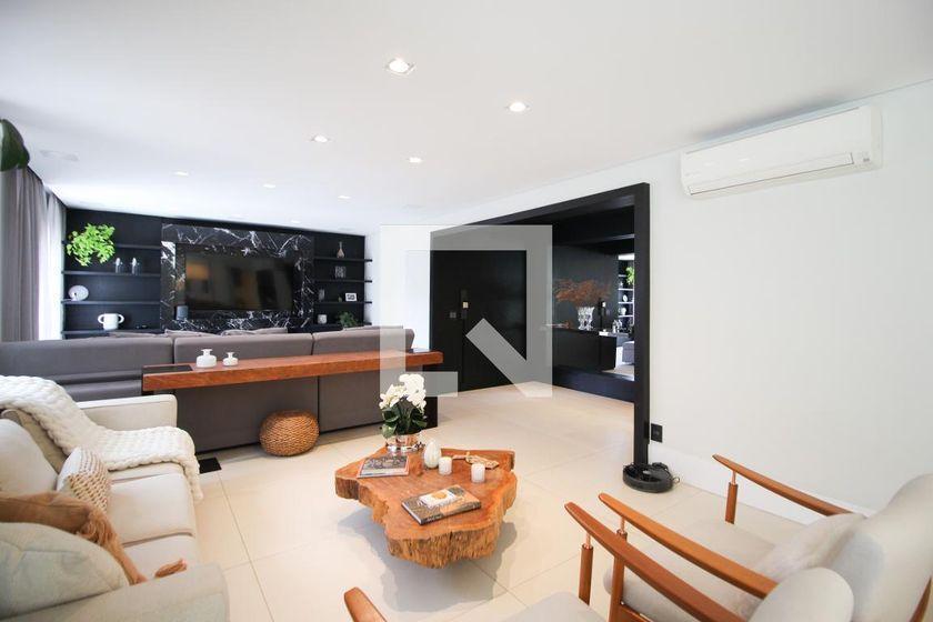 Apartamento à Venda – Vila Olímpia, 3 Quartos, 220 m² – São Paulo