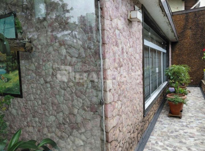 OPORTUNIDADE ÚNICA: CASA TÉRREA COM SALÃO AMPLO A. FRANCO – RESIDENCIAL OU COMERCIAL