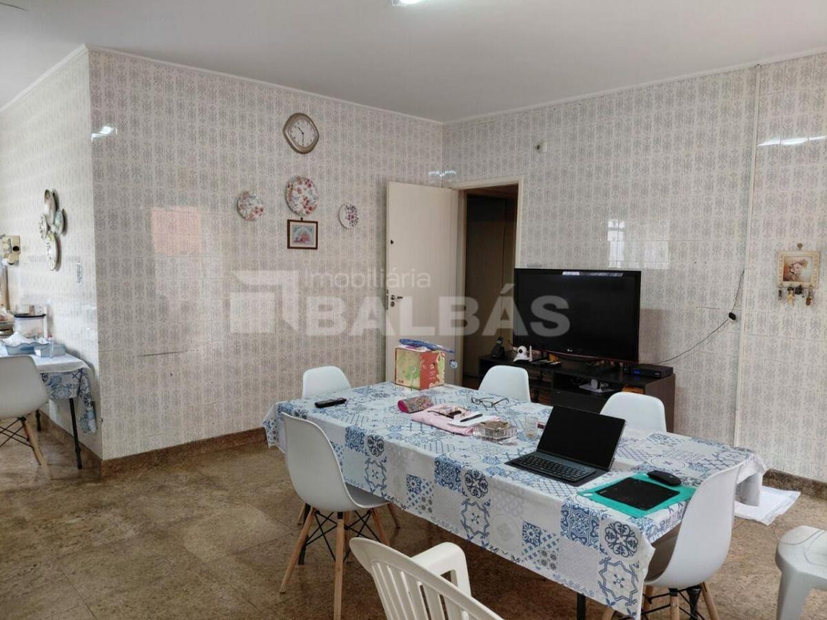 OPORTUNIDADE ÚNICA: CASA TÉRREA COM SALÃO AMPLO A. FRANCO – RESIDENCIAL OU COMERCIAL