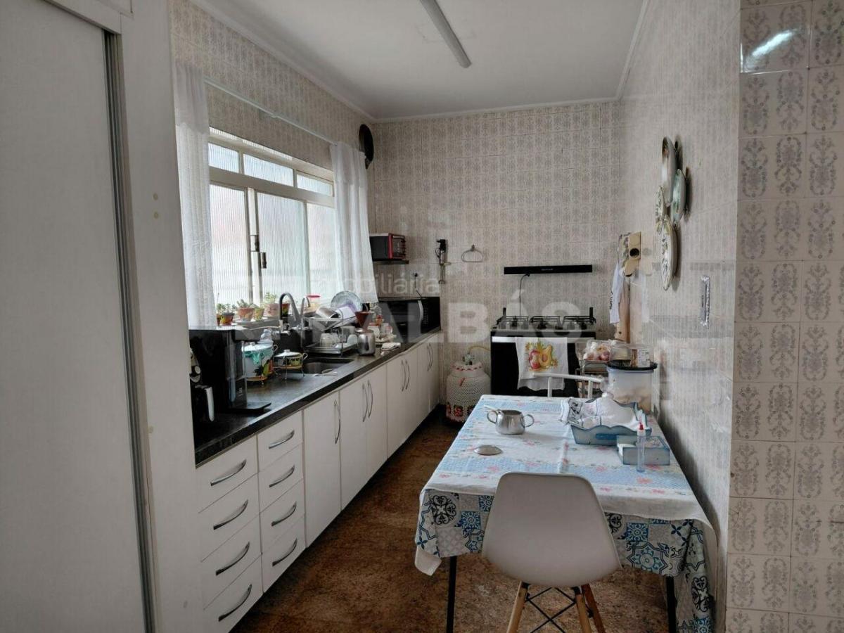 OPORTUNIDADE ÚNICA: CASA TÉRREA COM SALÃO AMPLO A. FRANCO – RESIDENCIAL OU COMERCIAL