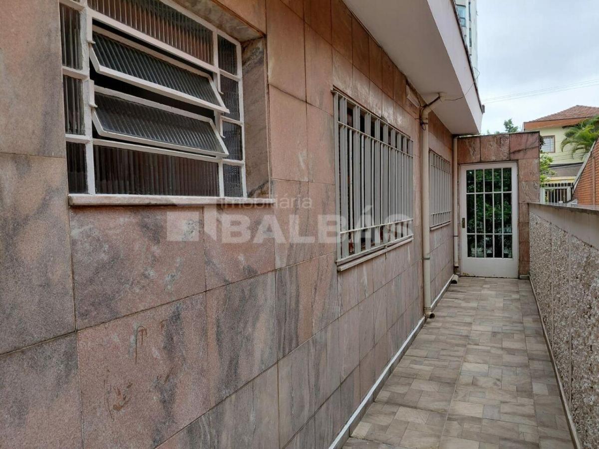 OPORTUNIDADE ÚNICA: CASA TÉRREA COM SALÃO AMPLO A. FRANCO – RESIDENCIAL OU COMERCIAL