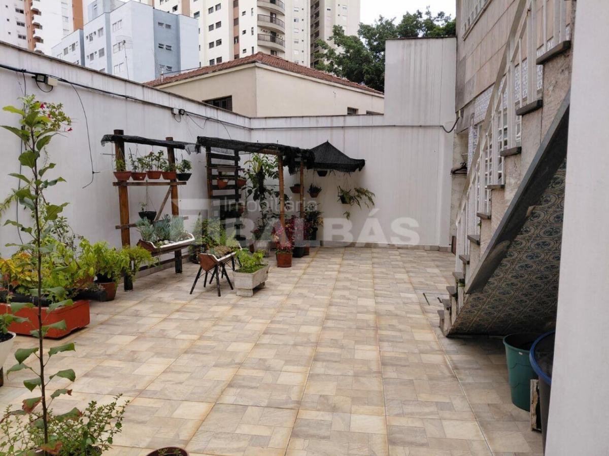 OPORTUNIDADE ÚNICA: CASA TÉRREA COM SALÃO AMPLO A. FRANCO – RESIDENCIAL OU COMERCIAL