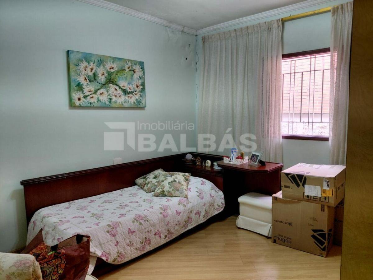 OPORTUNIDADE ÚNICA: CASA TÉRREA COM SALÃO AMPLO A. FRANCO – RESIDENCIAL OU COMERCIAL