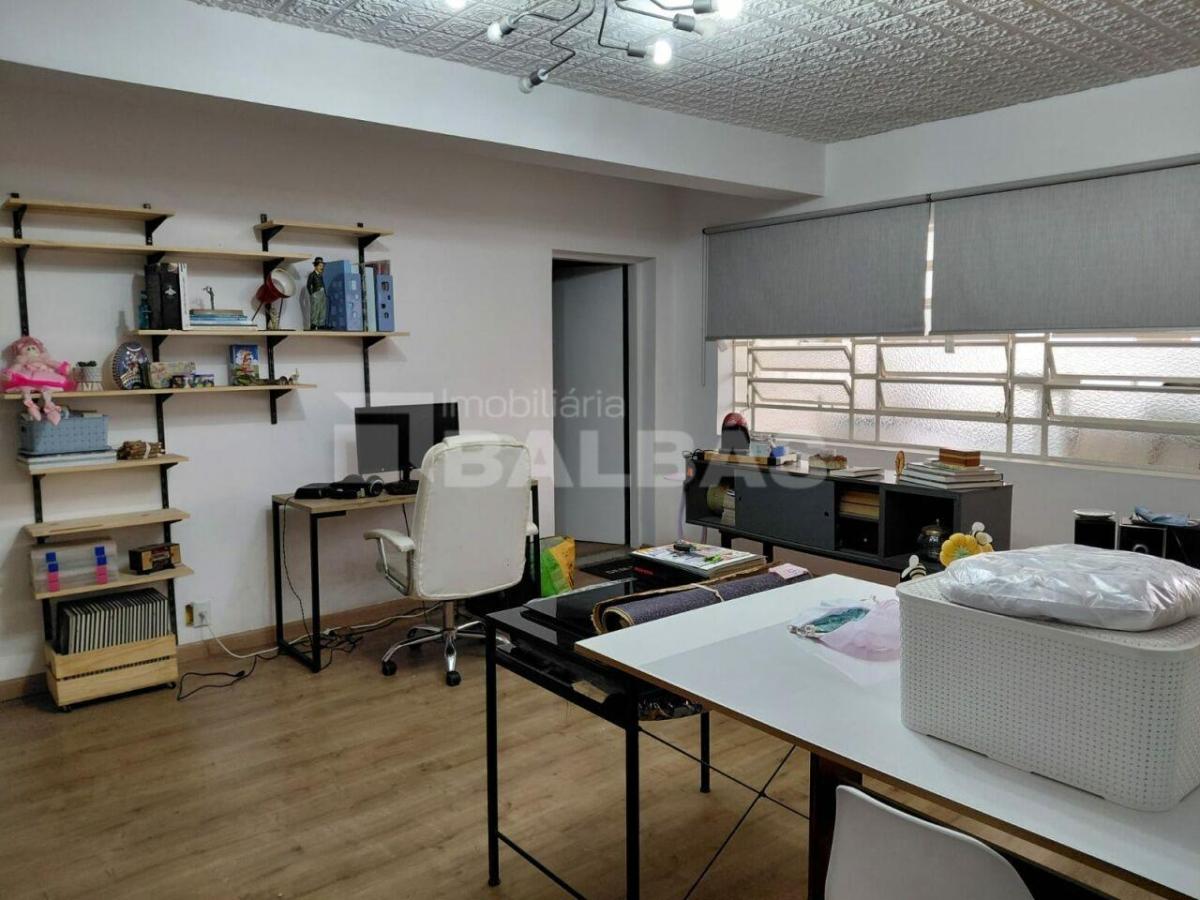 OPORTUNIDADE ÚNICA: CASA TÉRREA COM SALÃO AMPLO A. FRANCO – RESIDENCIAL OU COMERCIAL