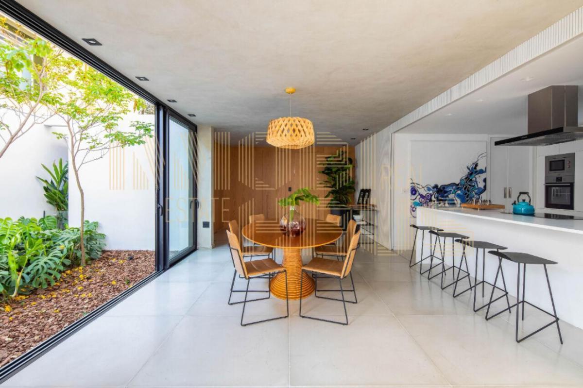 Casa à venda no Alto de Pinheiros | 3 quartos / 3 suítes