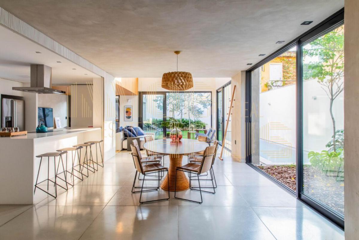 Casa à venda no Alto de Pinheiros | 3 quartos / 3 suítes