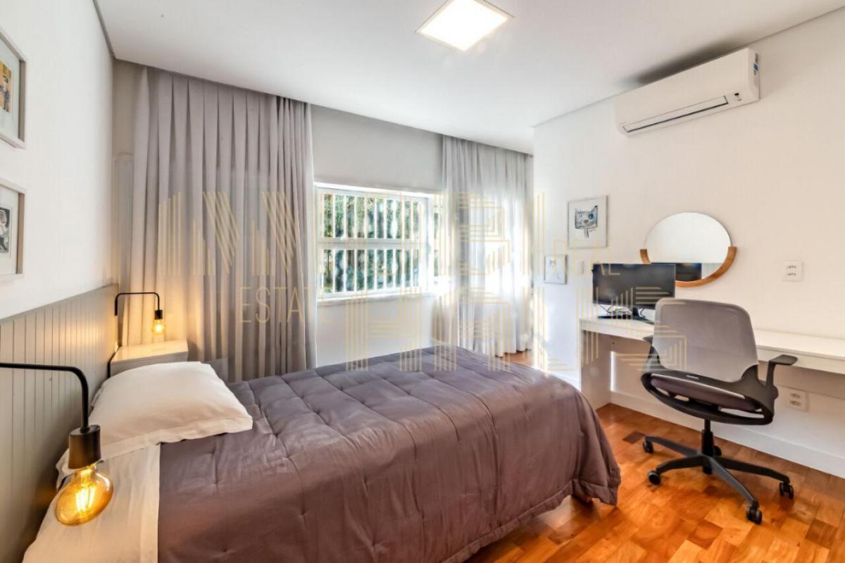 Casa à venda no Alto de Pinheiros | 3 quartos / 3 suítes