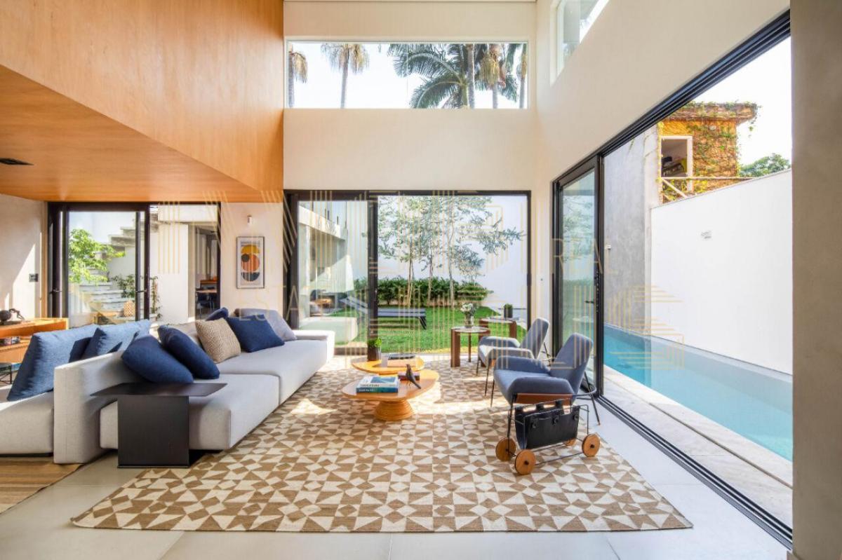 Casa à venda no Alto de Pinheiros | 3 quartos / 3 suítes