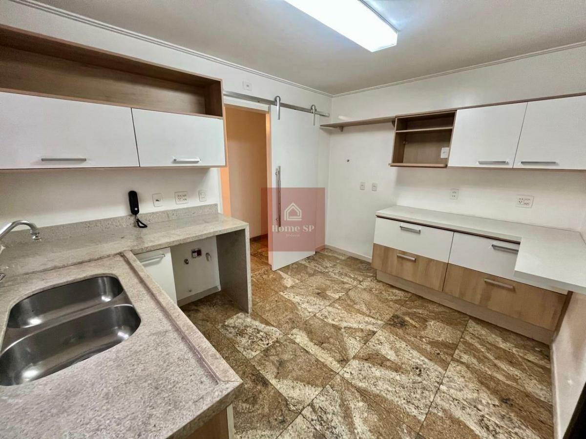Apartamento alto padrão para locação em Moema 232m² 3suítes 4vagas de garagem