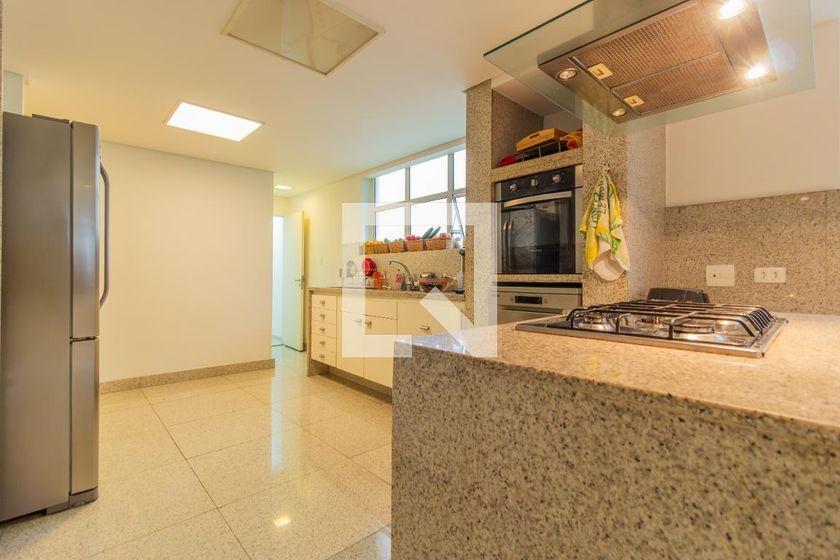 Apartamento à Venda – Jardim Paulista, 4 Quartos, 323 m² – São Paulo