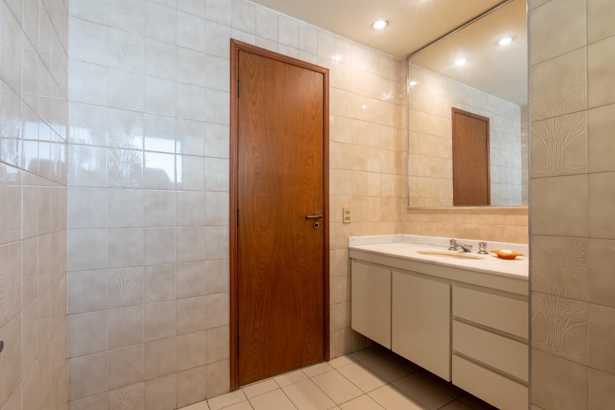 Casa comercial para venda em Moema , 140m²