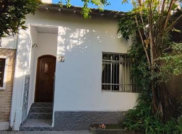 CASA TÉRREA DE VILA PRÓXIMA DA FUTURA ESTAÇÃO DO METRÔ SESC-POMPEIA.