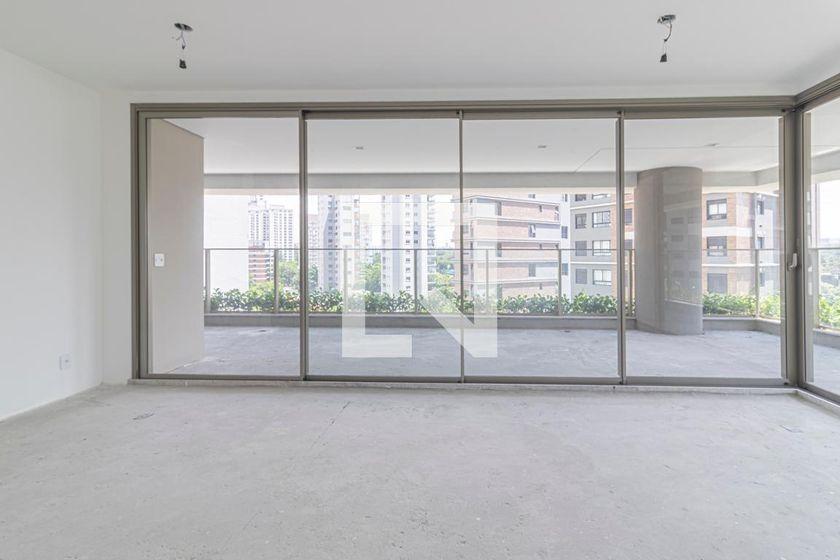 Apartamento à Venda – Moema, 3 Quartos, 218 m² – São Paulo