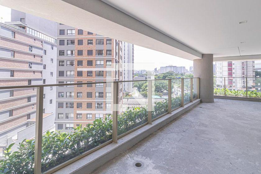 Apartamento à Venda – Moema, 3 Quartos, 218 m² – São Paulo