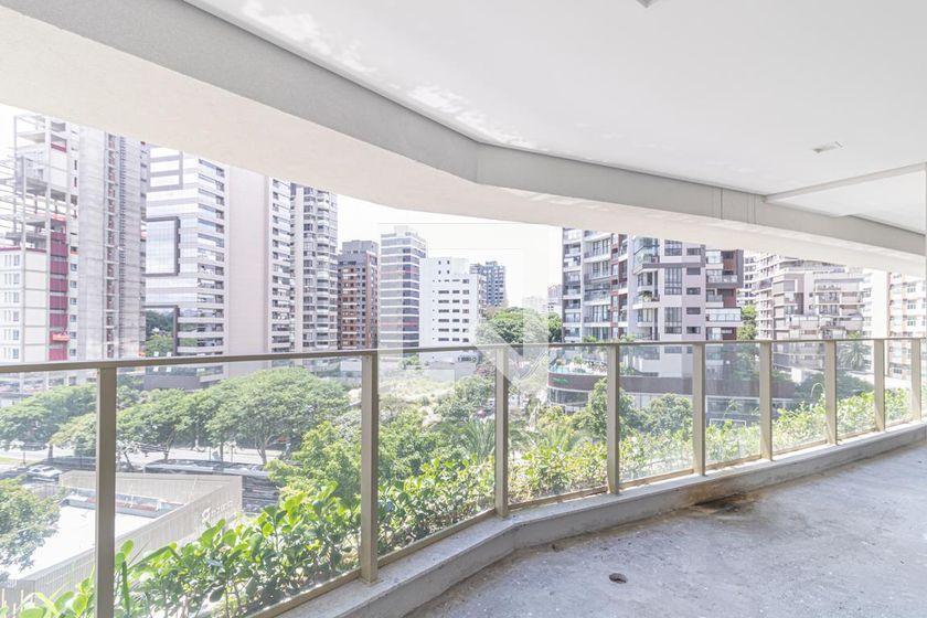 Apartamento à Venda – Moema, 3 Quartos, 218 m² – São Paulo