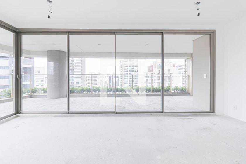 Apartamento à Venda – Moema, 3 Quartos, 219 m² – São Paulo