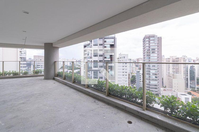 Apartamento à Venda – Moema, 3 Quartos, 219 m² – São Paulo