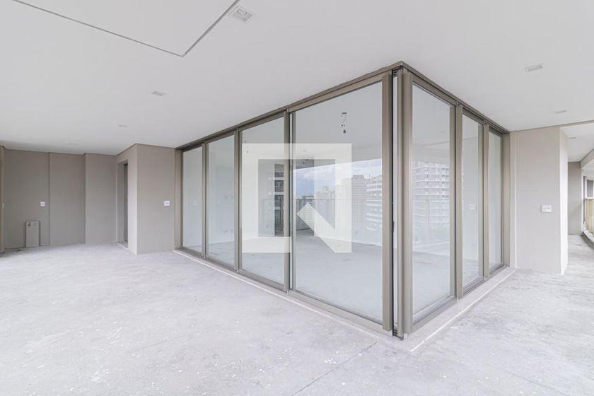 Apartamento à Venda – Moema, 3 Quartos, 219 m² – São Paulo