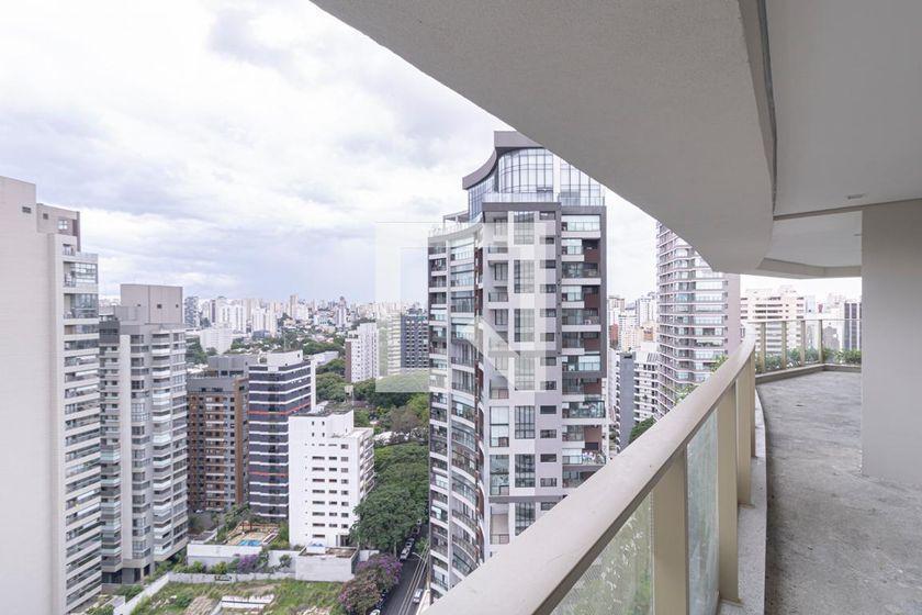 Apartamento à Venda – Moema, 3 Quartos, 219 m² – São Paulo