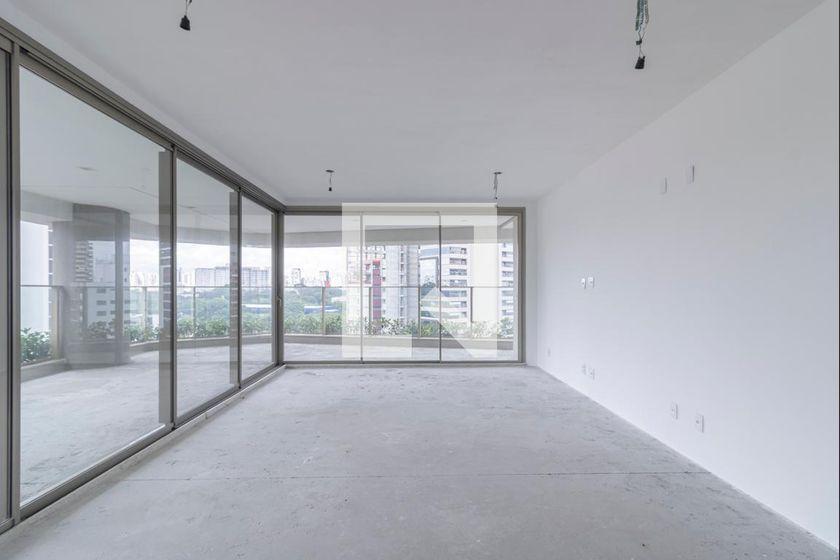 Apartamento à Venda – Moema, 3 Quartos, 220 m² – São Paulo