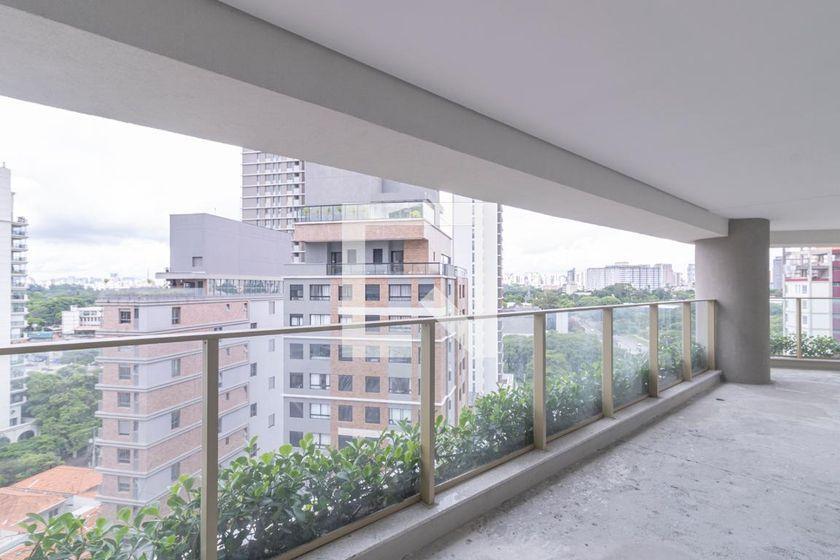 Apartamento à Venda – Moema, 3 Quartos, 220 m² – São Paulo