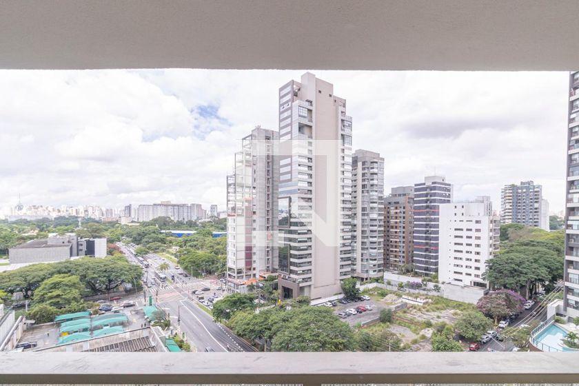 Apartamento à Venda – Moema, 3 Quartos, 220 m² – São Paulo