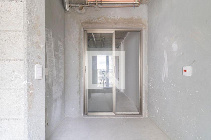 Apartamento à Venda – Moema, 3 Quartos, 220 m² – São Paulo