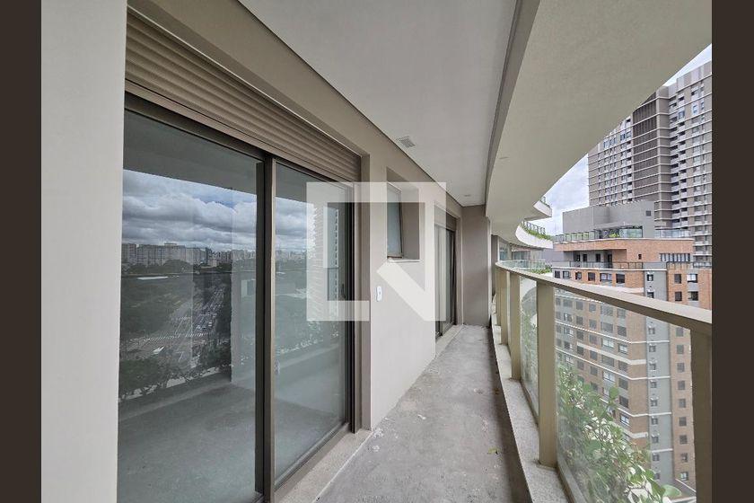 Apartamento à Venda – Moema, 3 Quartos, 221 m² – São Paulo